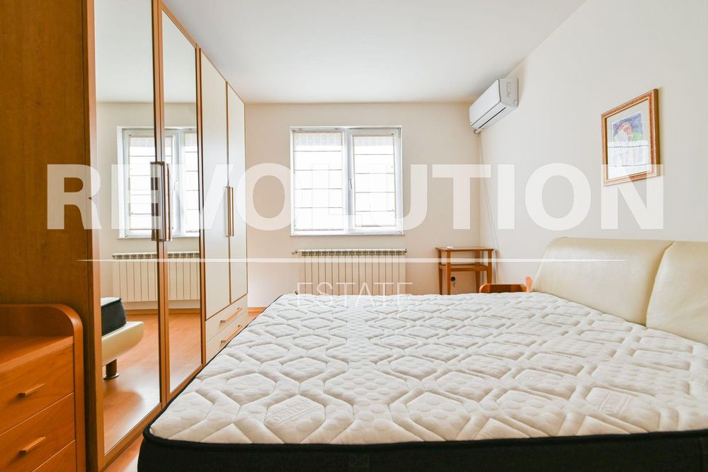 Тристаен апартамент в ж.к. Манастирски ливади.