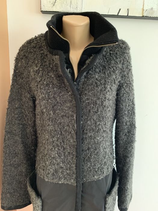 Vand geaca lunga(M) calduroasa.