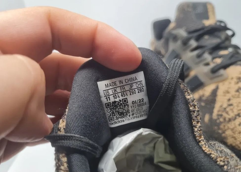 Маратонки Adidas UltraBoost Camo

Носени ,но в отлично състояние. 

Размер 45 1/3 стелка 29 см.

Цена 50 евро.