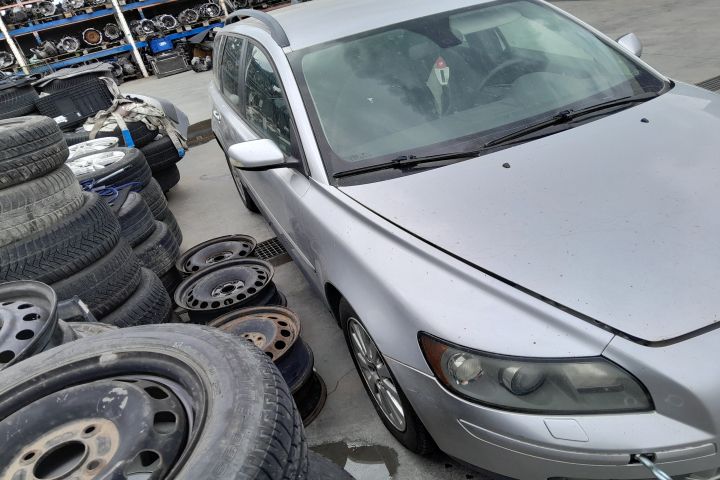Far dreapta cu Xenon 3069890RH 3069890RH Volvo V50 prima generatie
