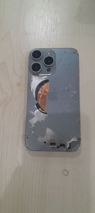 Iphone xr 15pro korpusda orqasi almashgan