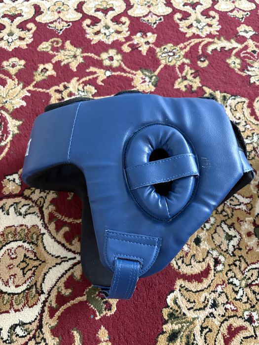 Продам шлем для бокса Everlast