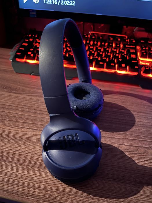 Продам наушники JBL TUNE500bt