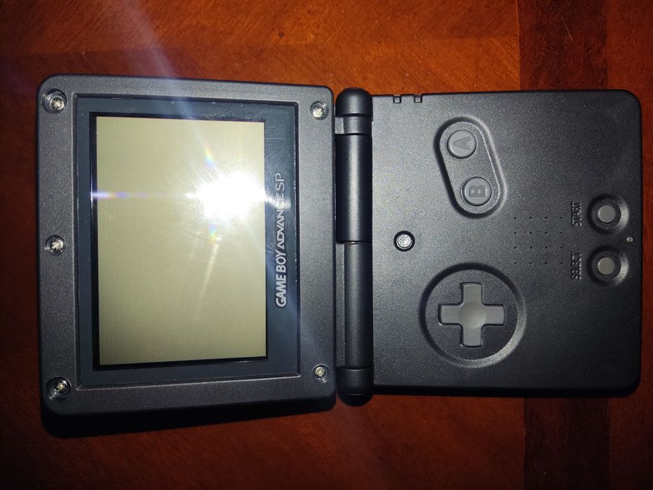 Продам Nintendo Game Boy Advance sp