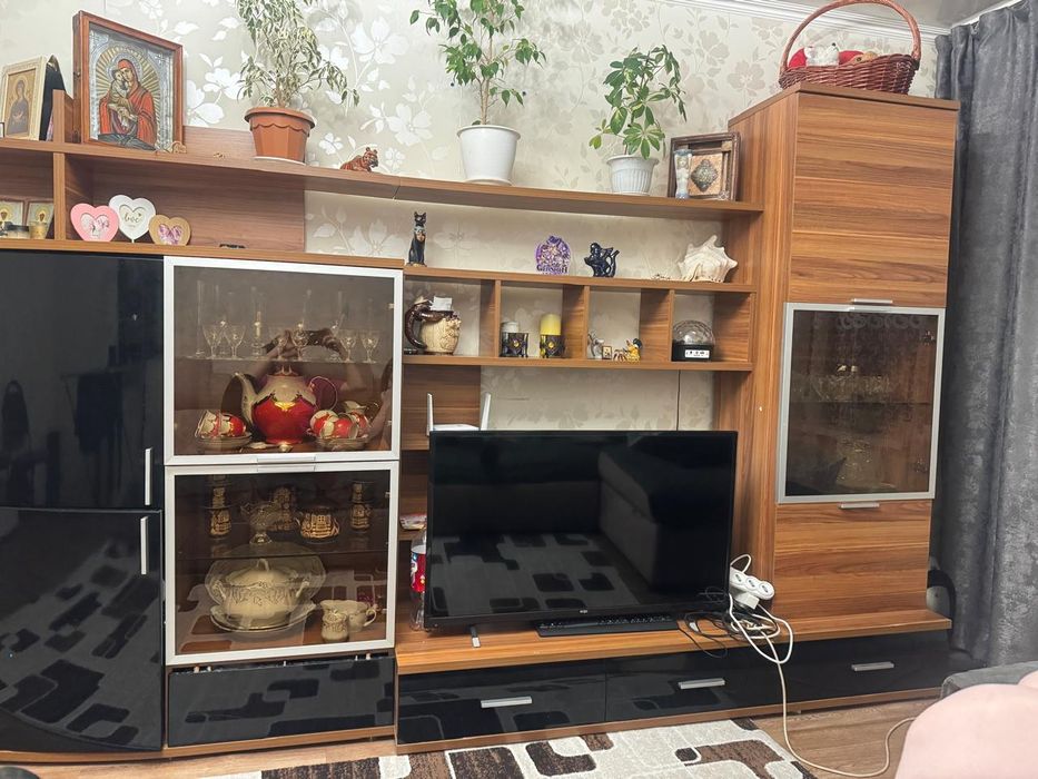 Продам стенку в зал