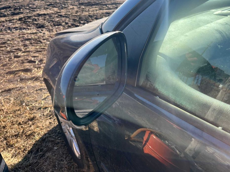 Oglinda stanga Volkswagen Golf 5 1.6 FSI BLF 2006