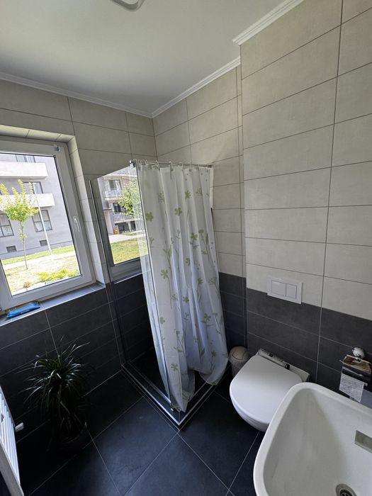 Inchiriez spatiu comercial + loc parcare Maurer