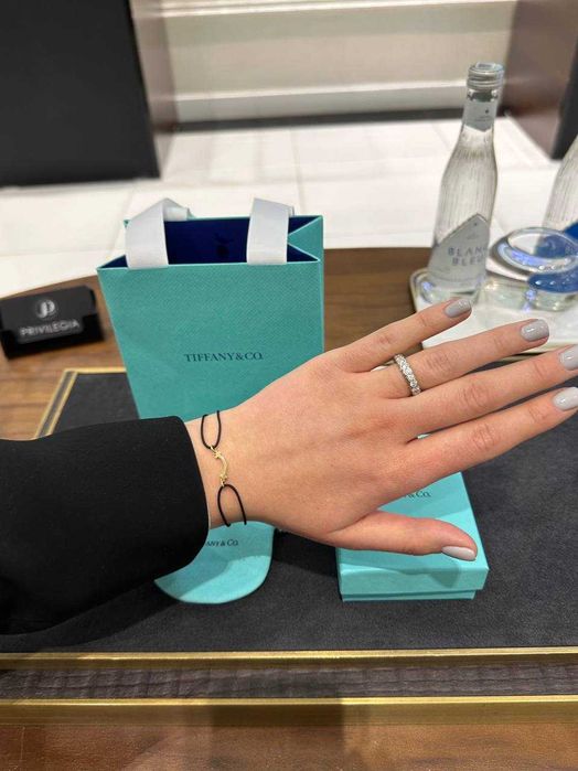 NEW Браслет Tiffany & Co Smile Tiffany T чер