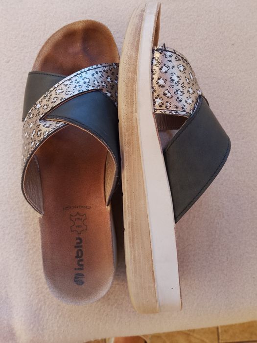 Дамски чехли и джапанки