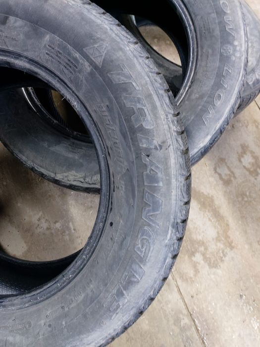 Продам комплект зимних авто шин