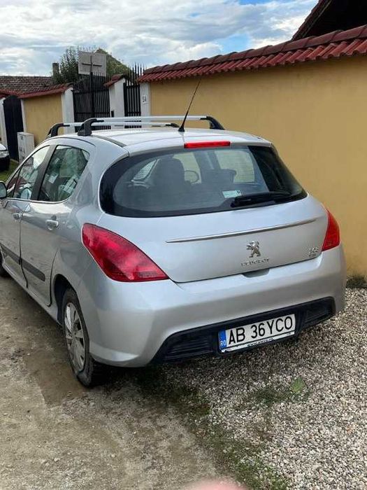 Dezmembrez Peugeot 308 1.6 Hdi 9hr 112 cai 6 trepte 30000 km din 2012