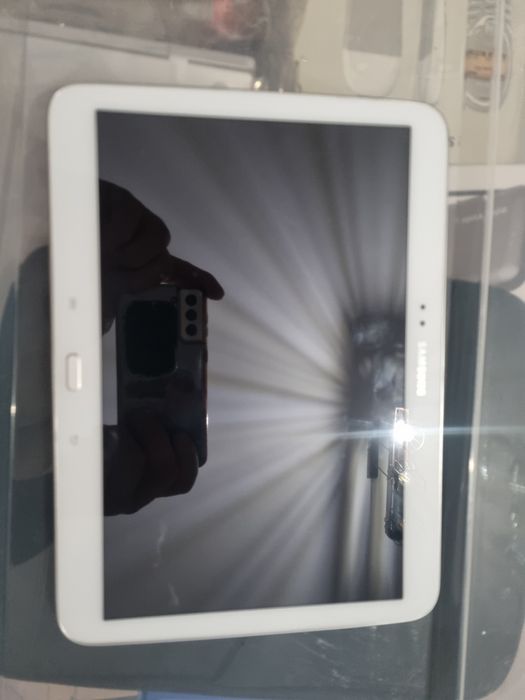 Vând tabletă Samsung GT P 5200