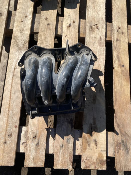 Всмукателен колектор за ситроен/ пежо 1.4 бензин 8 клапана