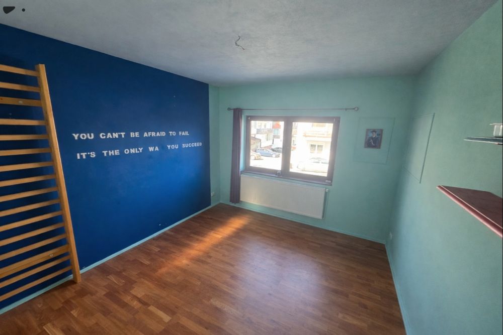 Apartament 3 camere, 2 bai (100mp, pretabil muncitori), curte proprie,