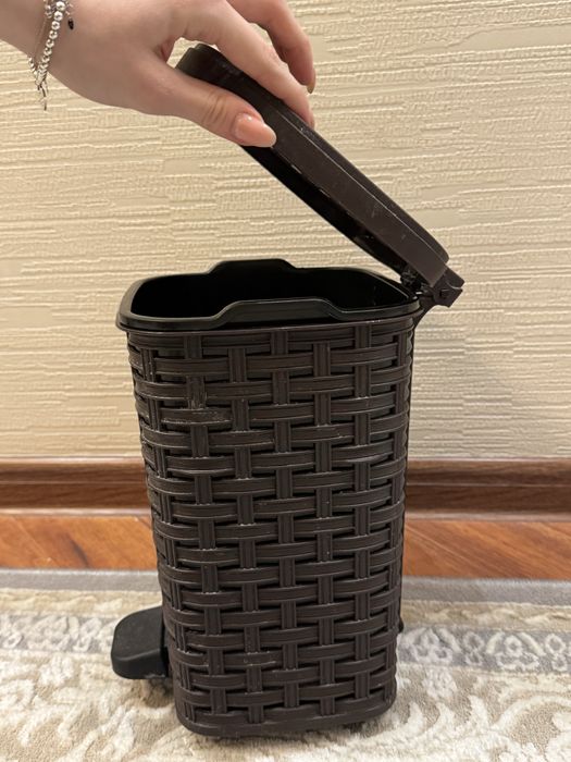 Мусорное ведро темно коричневое