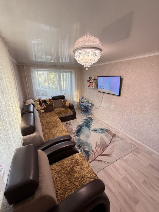 Продам двухкомнатную квартиру .