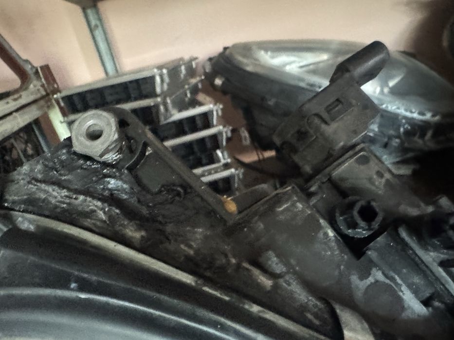 Десен фар за Mecedes Cls W219