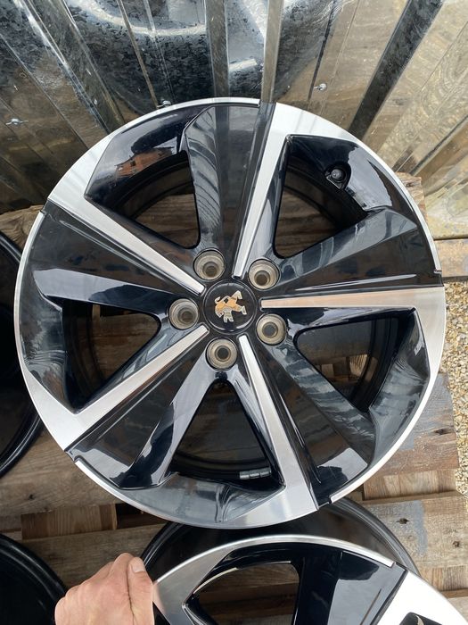 17 цола 5 х 108 мм Опел Астра  Astra L , Пежо , 3008 , 4008 , 5008