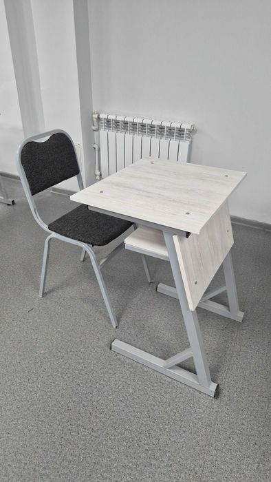 Продам ученические парты со стульями