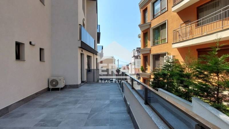 Продава се Едностаен апартамент в Варна, Бриз - 63 кв.м за 1985 €/кв.м - Снимка #3