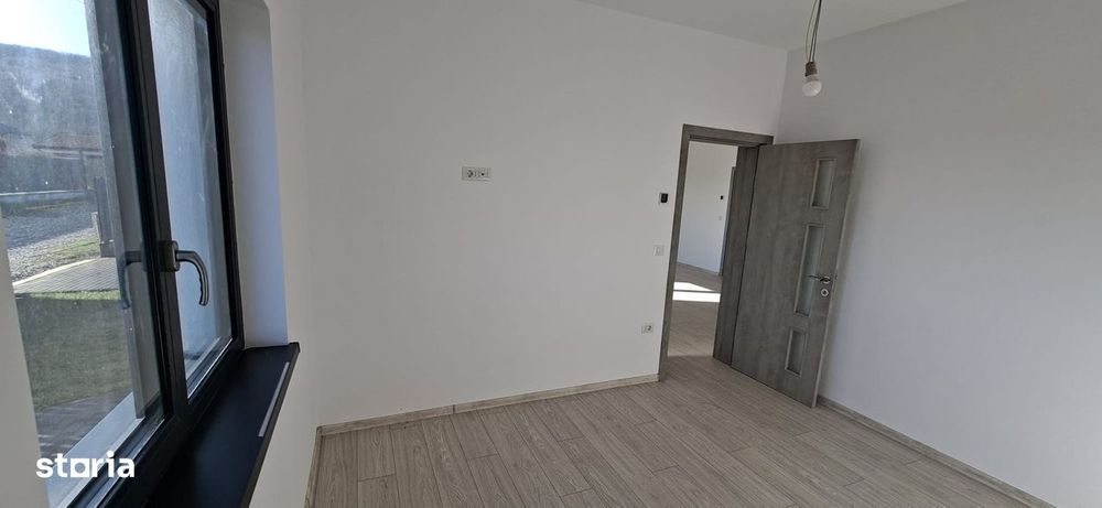 Hemeius-casa noua parter-82 mp utili-teren 270 mp - apa - curent - gaz