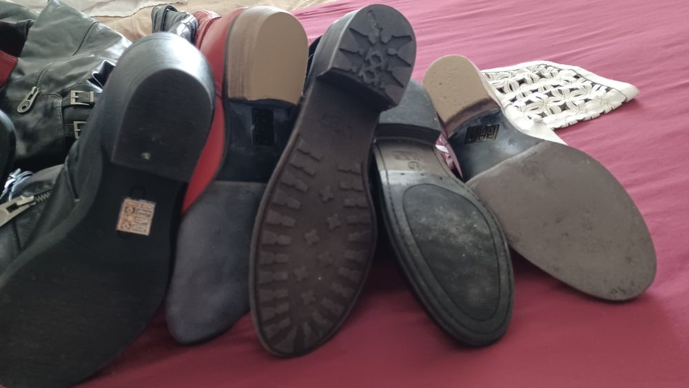 Дамски черни и червени  ботушки номер 39-40