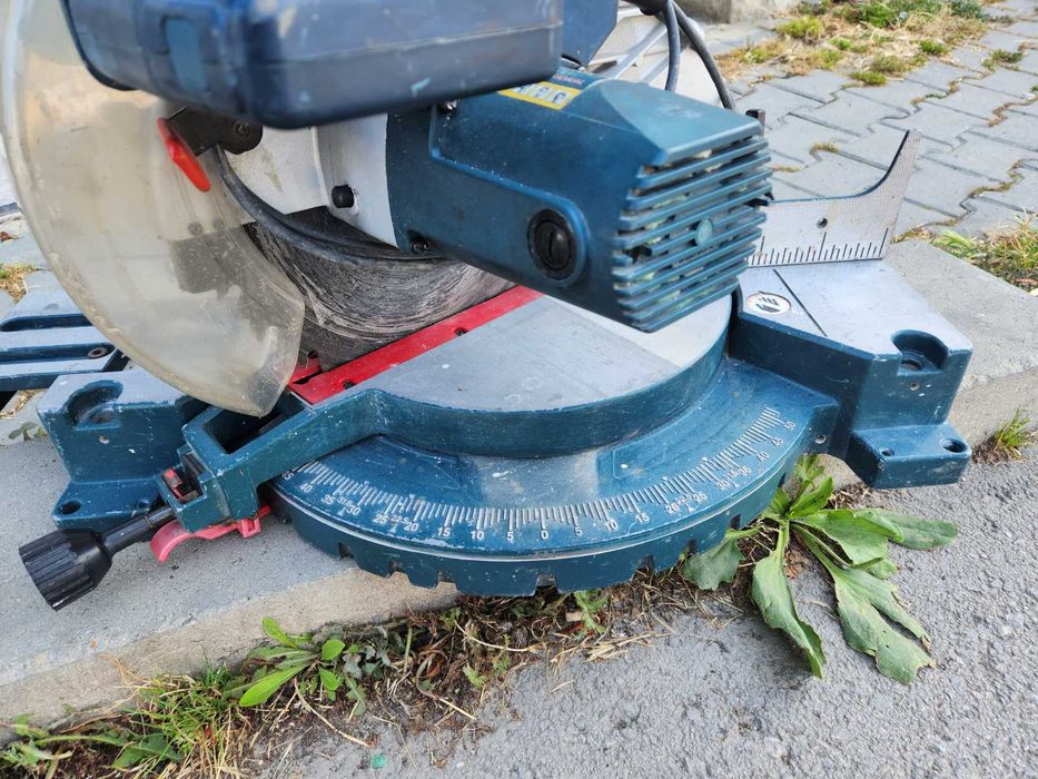 Потапящ циркуляр Bosch GCM 12