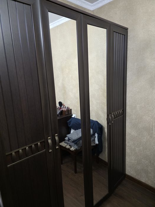 Продам шкаф с комодом