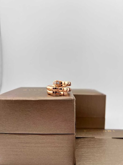 Кольцо Bvgari Serpenti