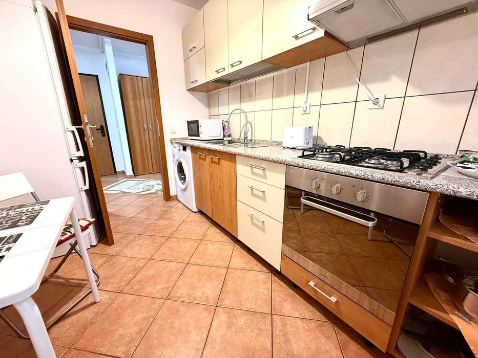 Apartament 2 camere bloc nou, vedere la munte, se acceptă carduri de vacanță
