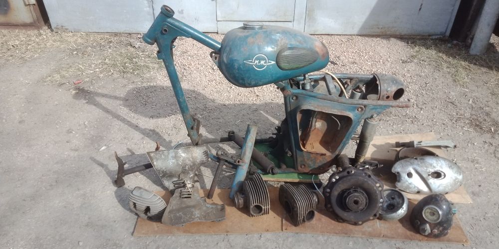 Покрышки   рама от матоцикла