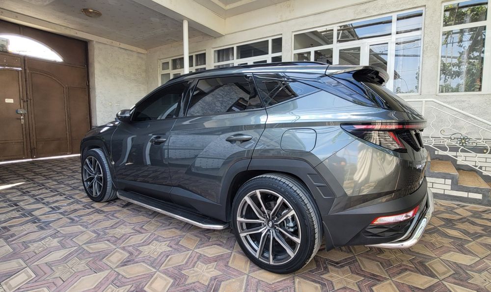 Hyundai tucson 
2l eng fulli ponaramma bor 
Rangi GK2 
Kraska toza 
65