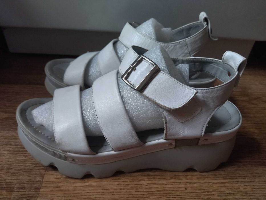 Сандали 38 размер