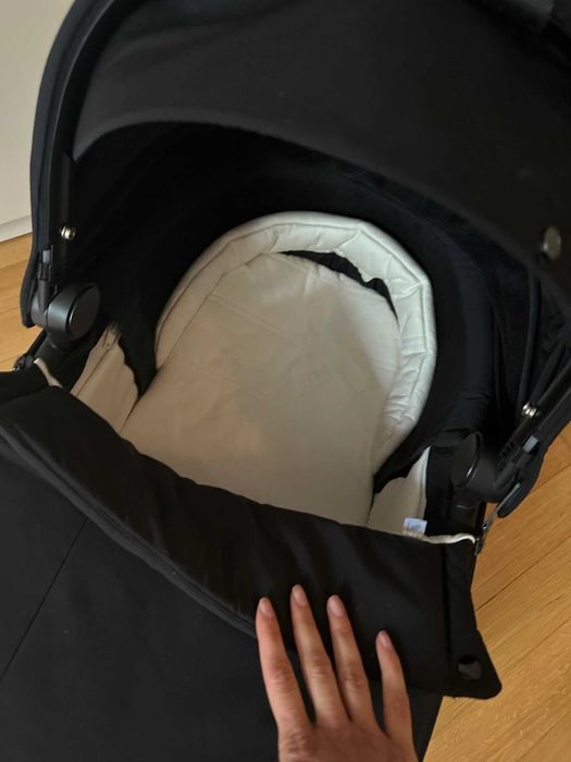 Cybex Mios Lux Platinum бебешко кошче с дъждобран- черно