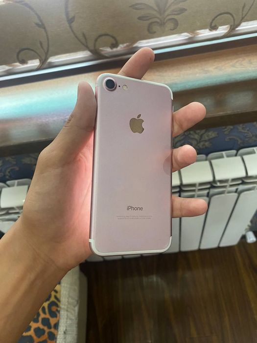 Продается Iphone 7