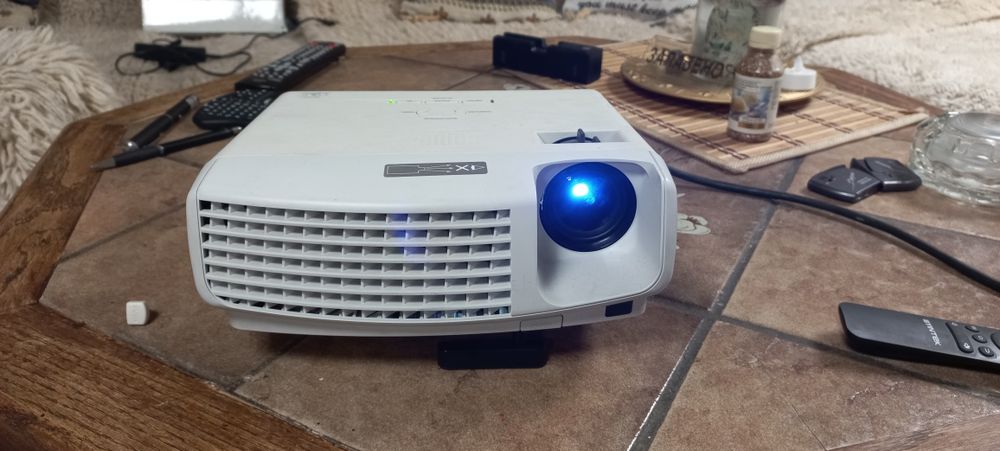 Видео ПРОЕКТОР Мицубиши