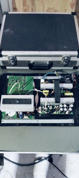 Amplificatoare defecte mackie