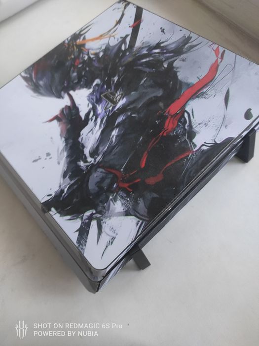 Продам play station 4 slim