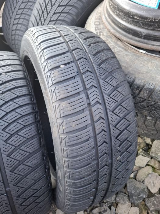 Vand 2 anvelope 185 55 15 de iarna bune
