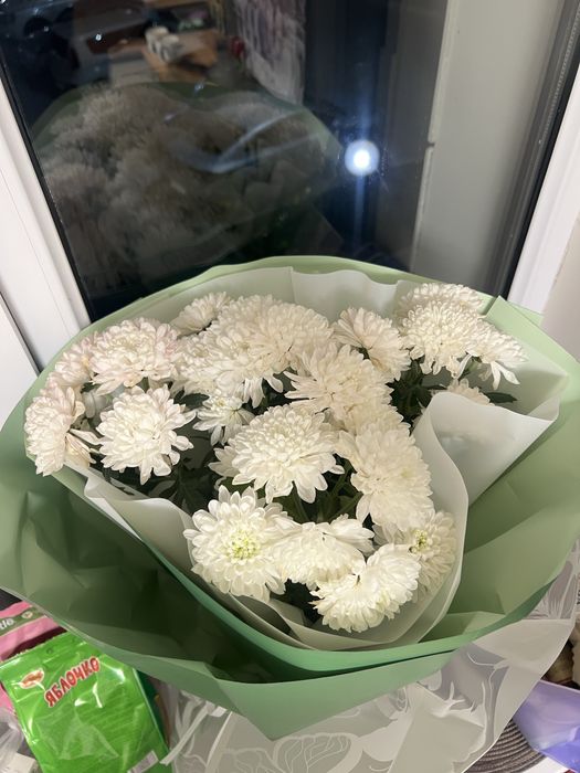 Продам цветы вчерашние остались три букета