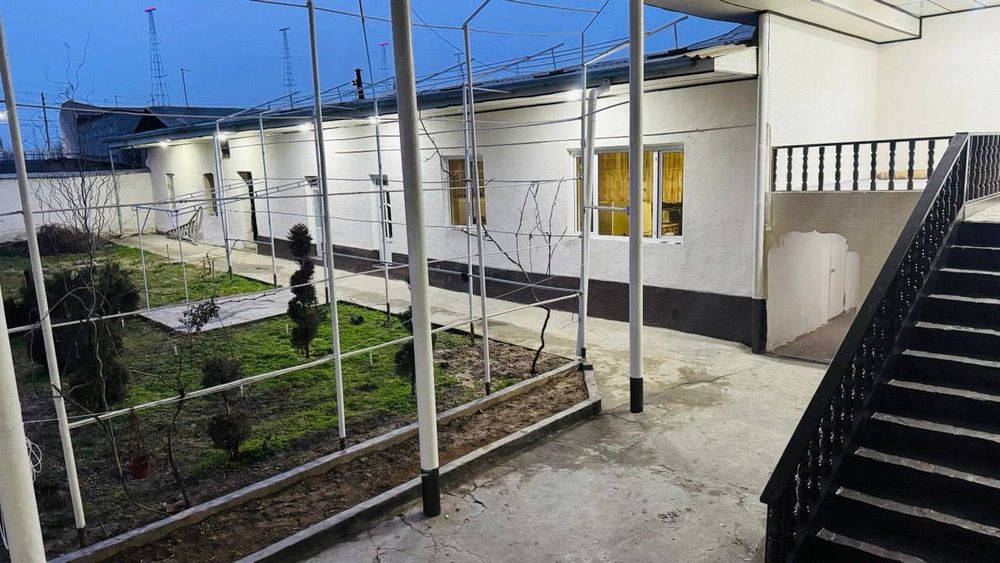 Uy sotiladi Zangi ota Erkin mahalla