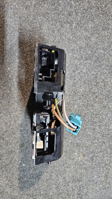Scrumiera Mercedes-Benz ML W164 2005-2011