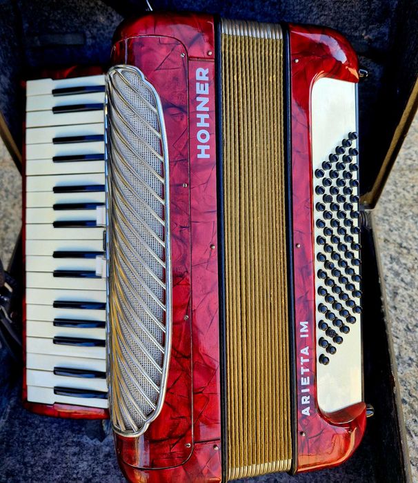 Acordeon bohner 72 basi rosu