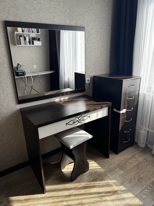 Туалетный столик и тумба