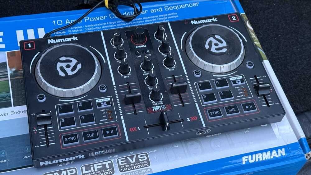 DJ Контролер Numark Party Mix – Топ състояние!