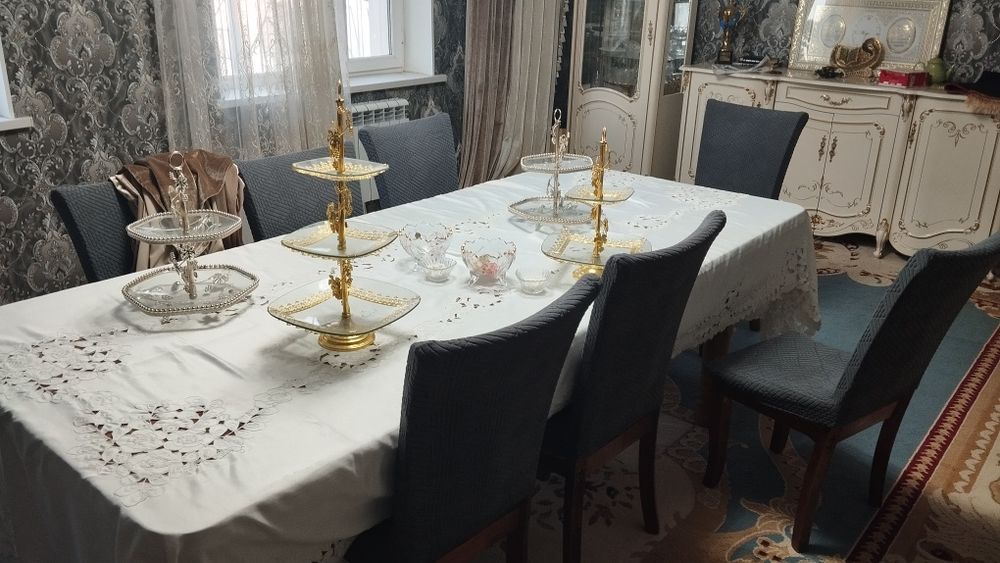 стол для гостинной