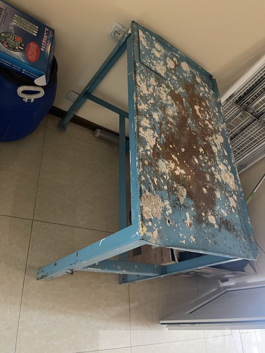 Верстак столярный металлический, 970х550х810 мм  Б/У
