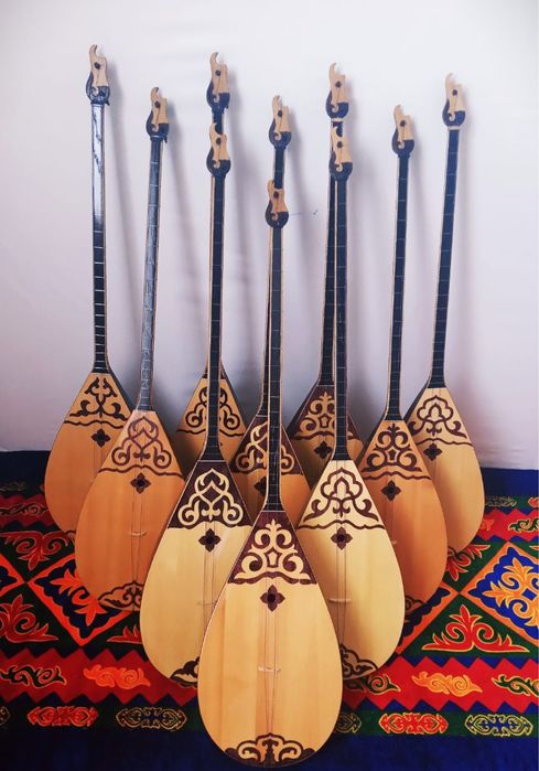 Домбыра, Емен агашынан