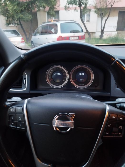 VOLVO S60 2011 — imagine 3