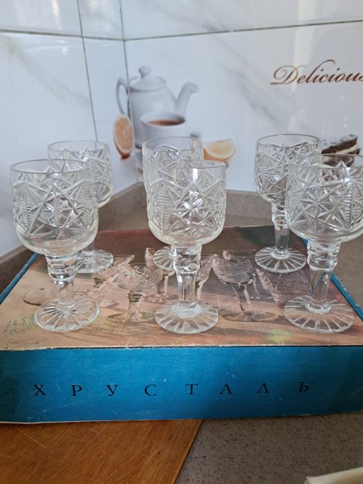 Хрустал рюмкалар.